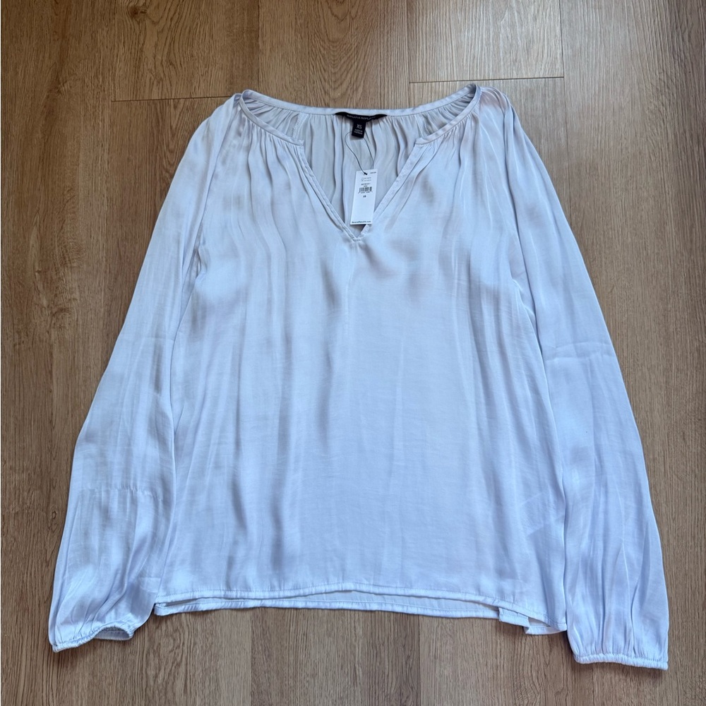 NWT Banana Republic Light Blue Woven V-Neck Long Sleeve Blouse Women's Size XS